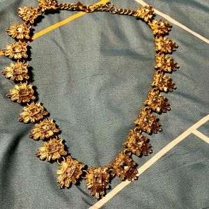 Beautiful vintage Banana Republic Costume Jewelry- Necklace 16 inches